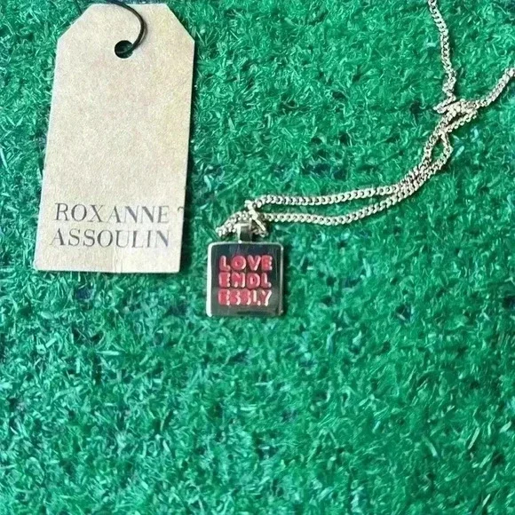 Roxanne Assoulin - Picture 2 of 5